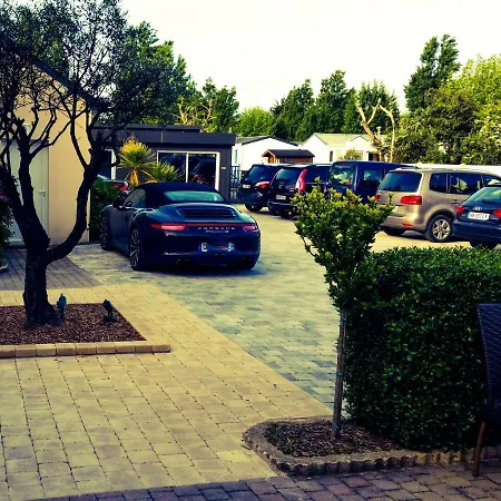 Mon Calme Aparthotel 4*